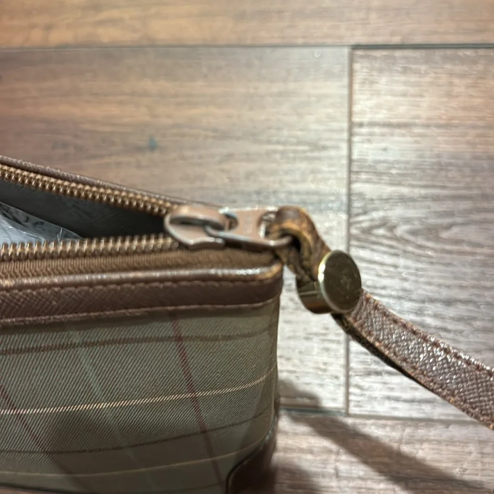 Burberrys Pre owned vintage Toiletry/Wristlet  Bag in Coated Canvas/Leather Trim - Picture 6 of 11